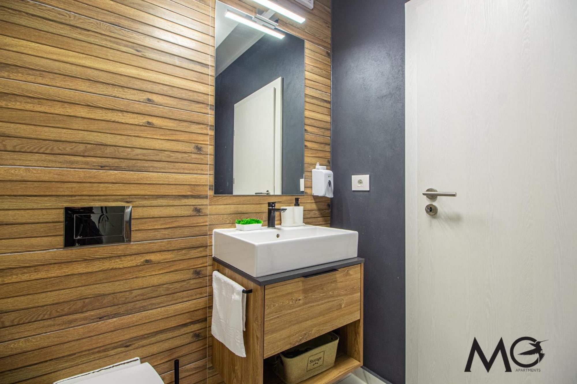 Apartment Mohost Two - Luxe Retreat With Mountain Views *